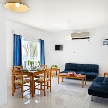 Paphos Sunny Hill Hotel Apartments מראה חיצוני תמונה