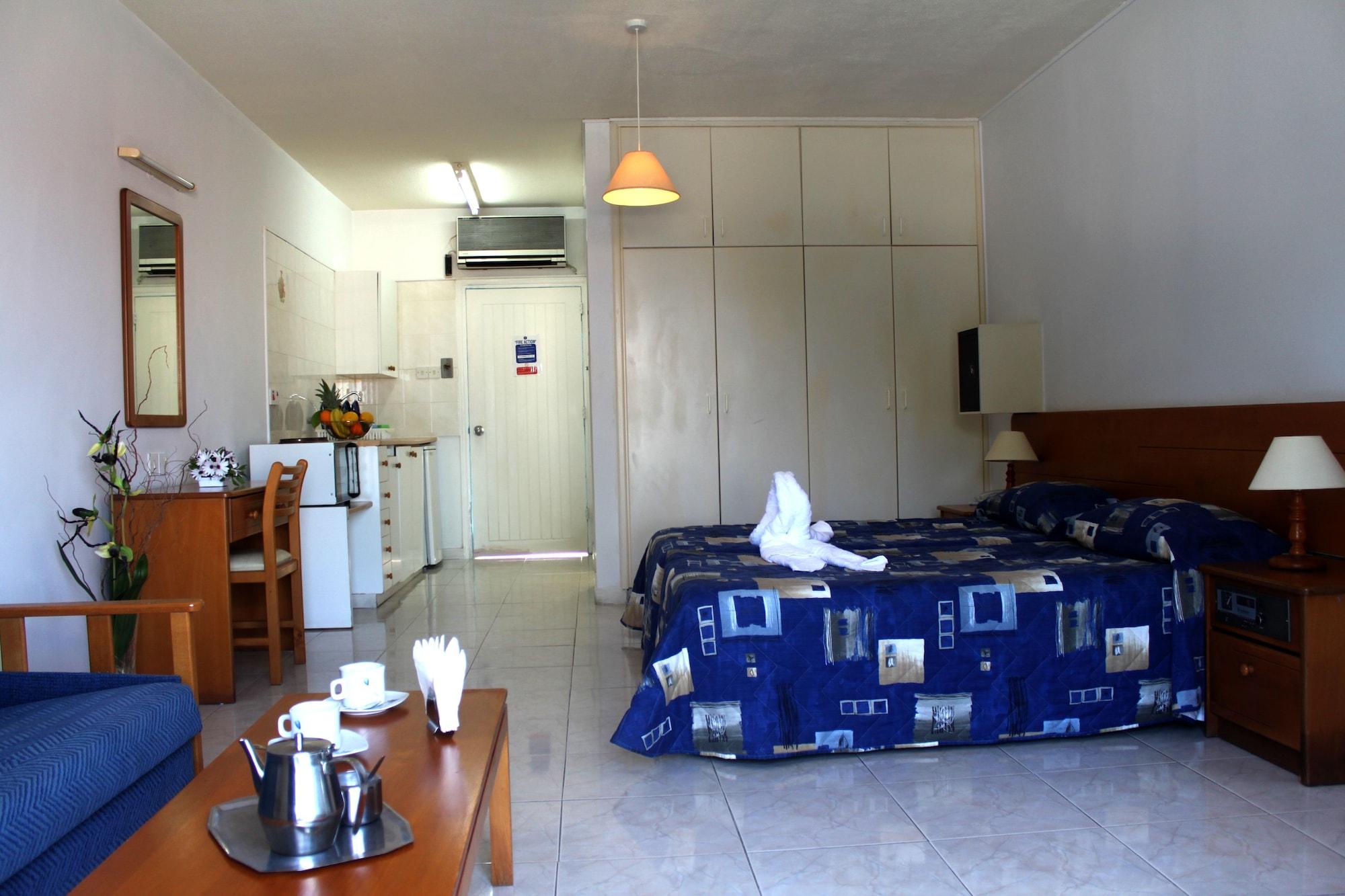 Paphos Sunny Hill Hotel Apartments מראה חיצוני תמונה