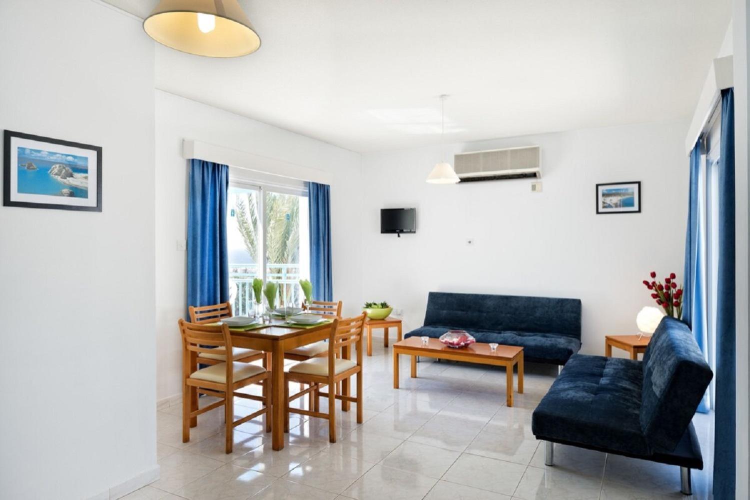 Paphos Sunny Hill Hotel Apartments מראה חיצוני תמונה