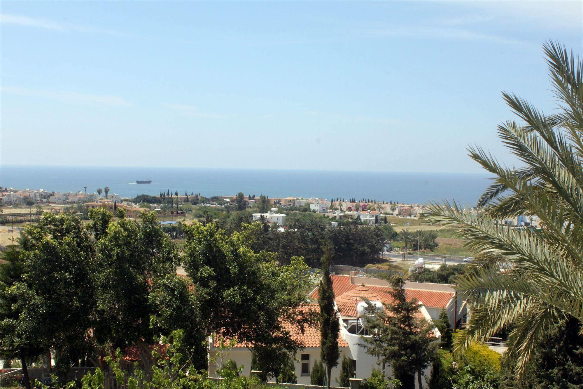 Paphos Sunny Hill Hotel Apartments מראה חיצוני תמונה