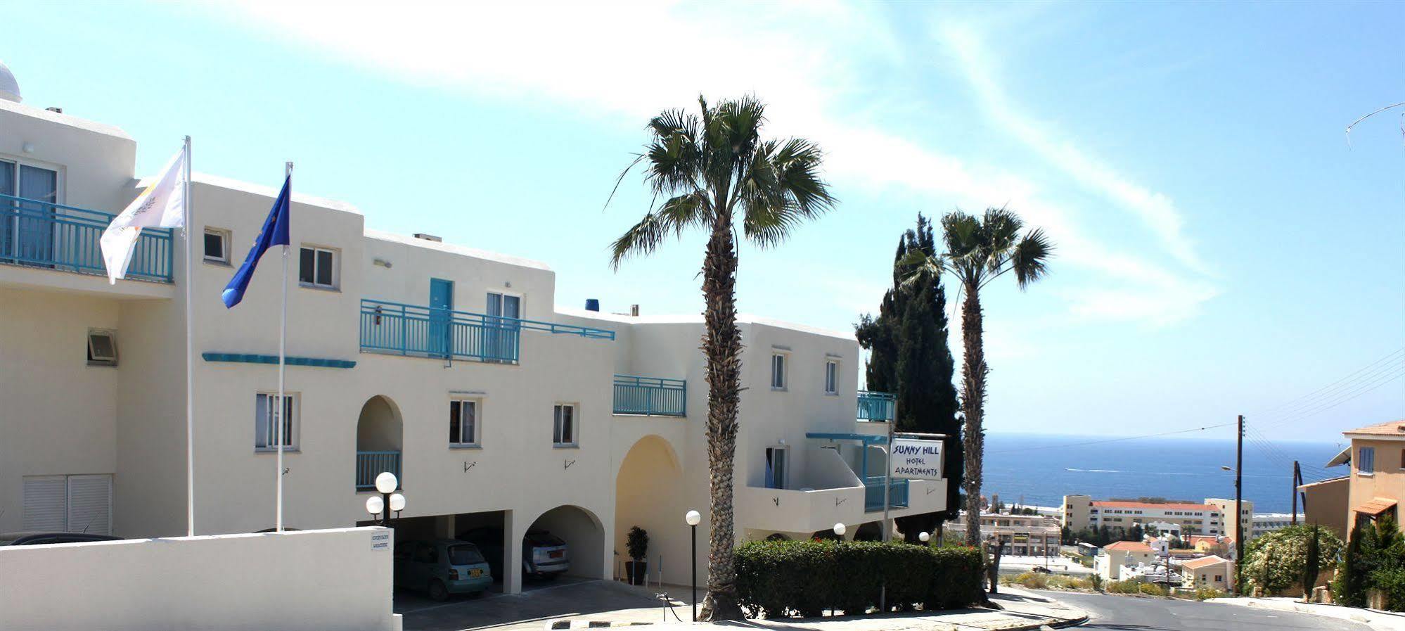 Paphos Sunny Hill Hotel Apartments מראה חיצוני תמונה